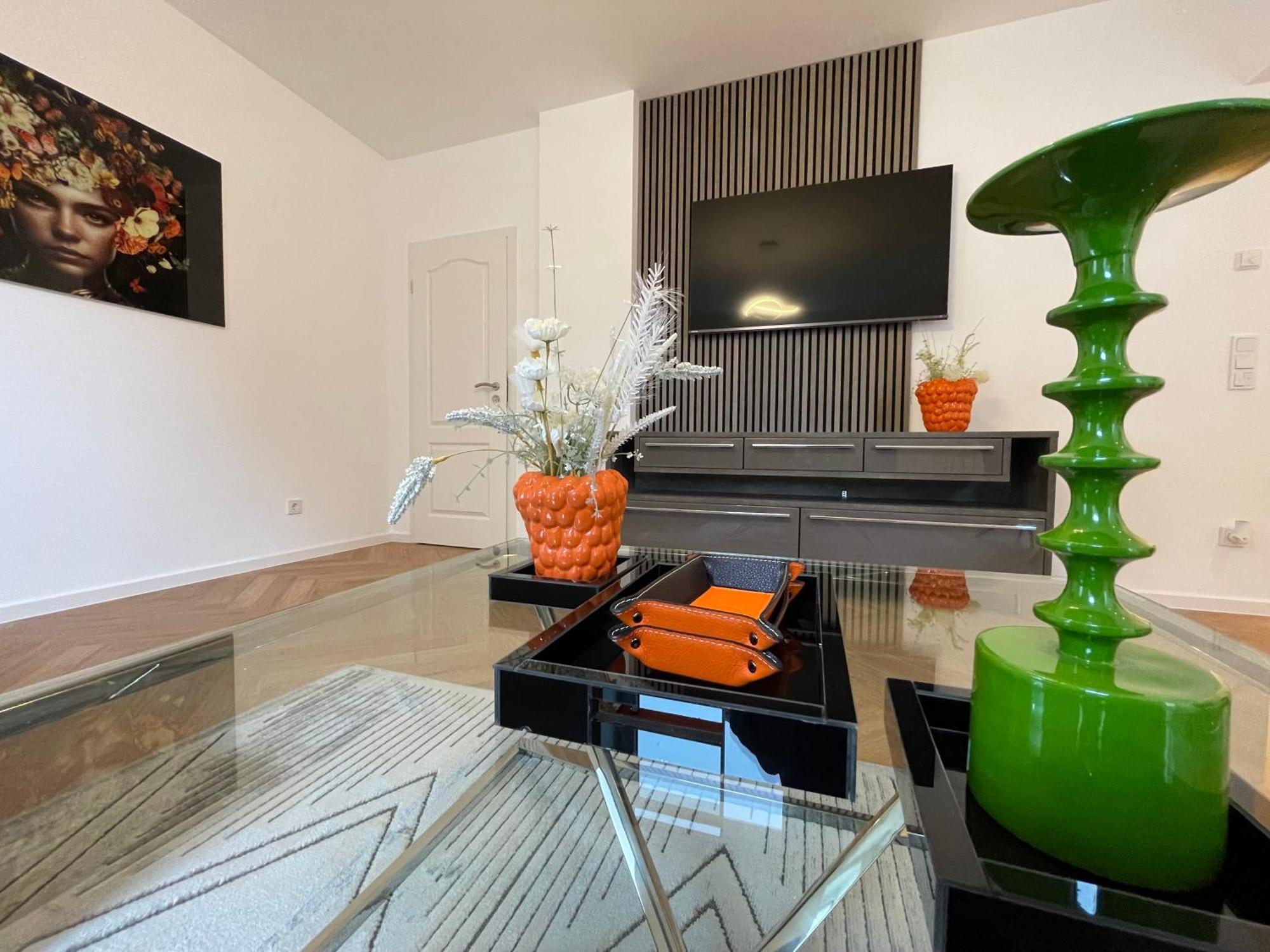 Luxurioese Mit Wellness Oase